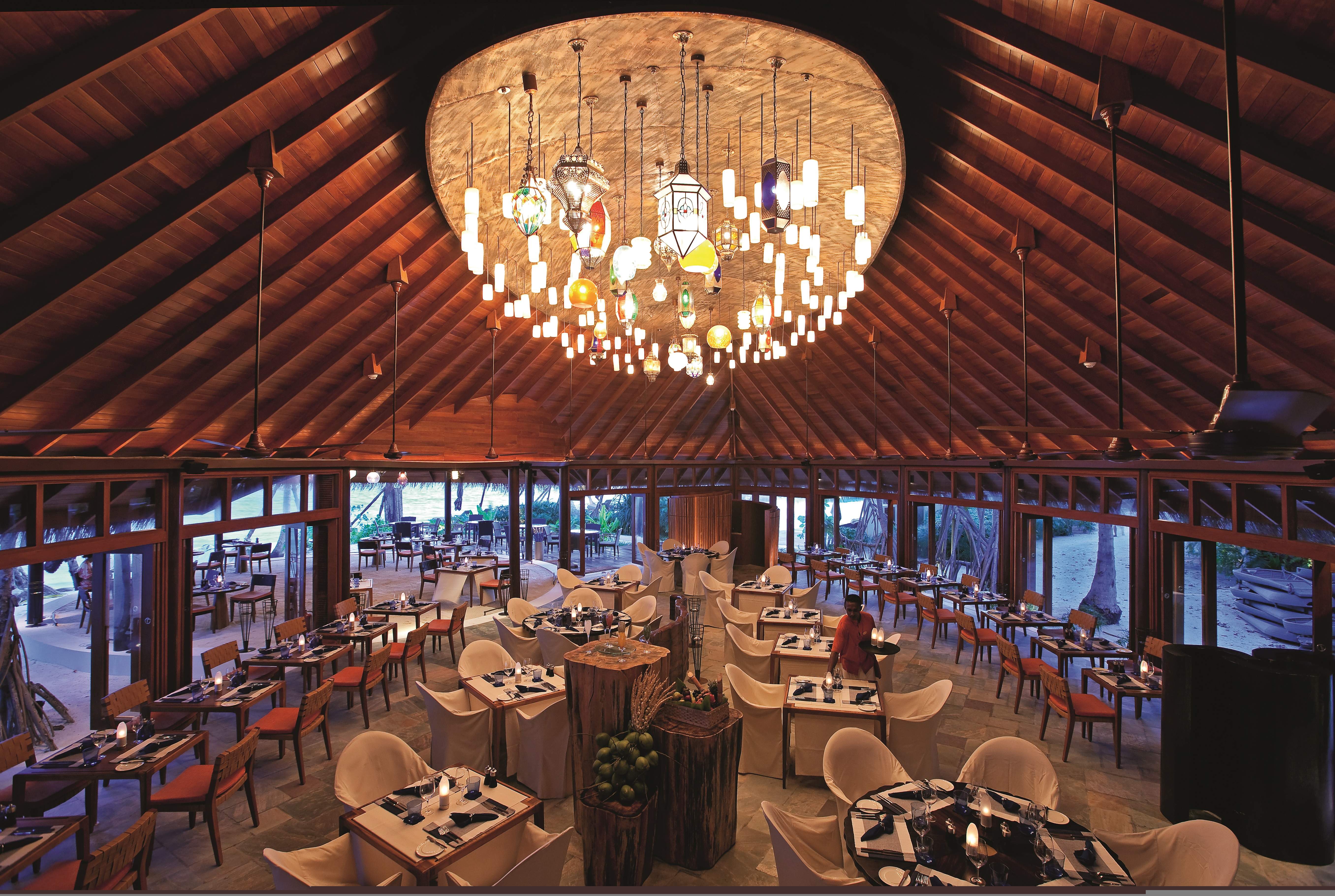 Constance Halaveli Resort 3