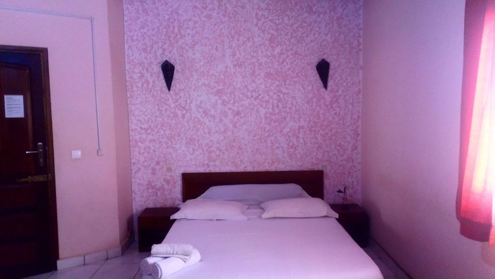 Paris - Antsiranana - CENTRAL HOTEL - Antsiranana