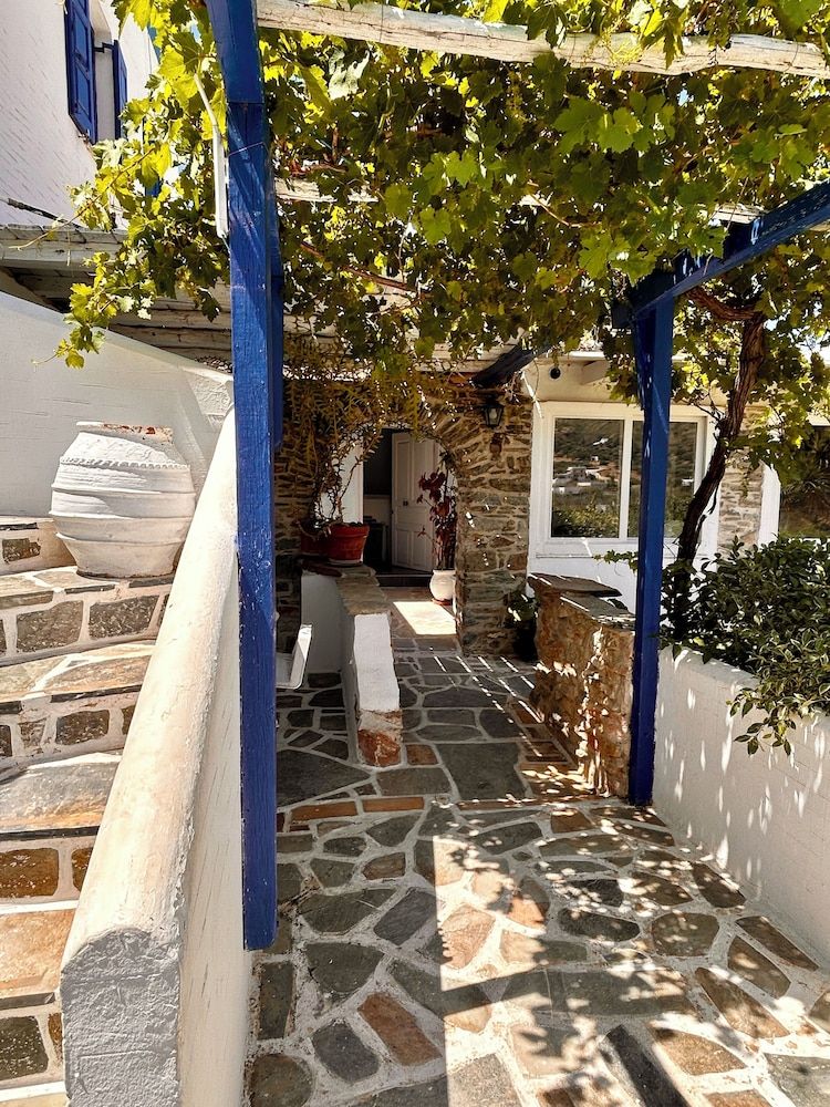 Paris - Syros - Jasmine of Cyclades - Syros