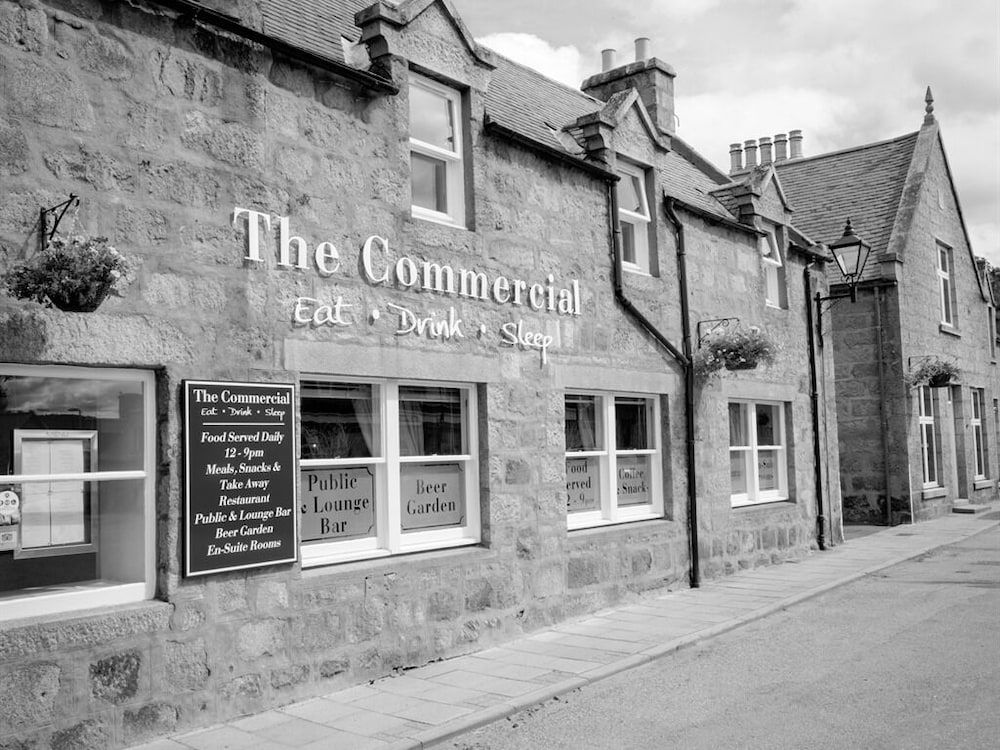 Paris - Aboyne - The Commercial Hotel - Aboyne