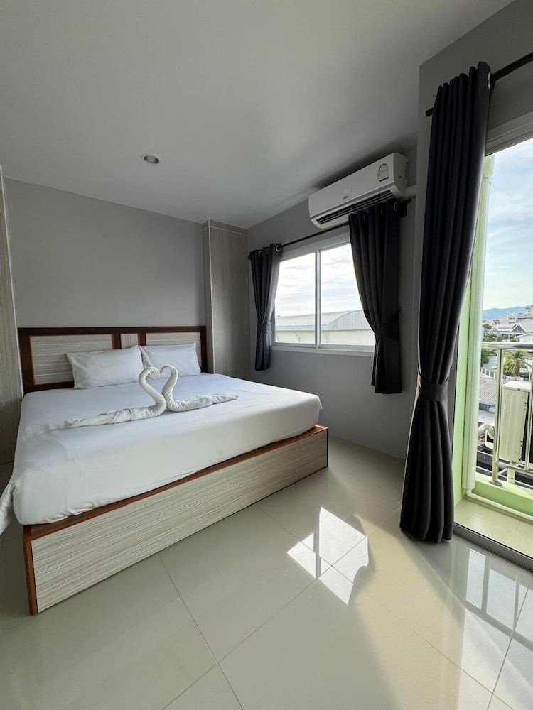 Paris - Patong Beach - Phuket - ZEN Hotel Patong Beach - Patong Beach - Phuket