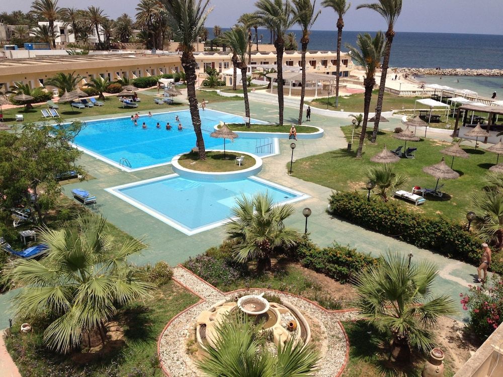 Lyon - Monastir, Tunisie - Hotel Les Palmiers - Monastir, Tunisie