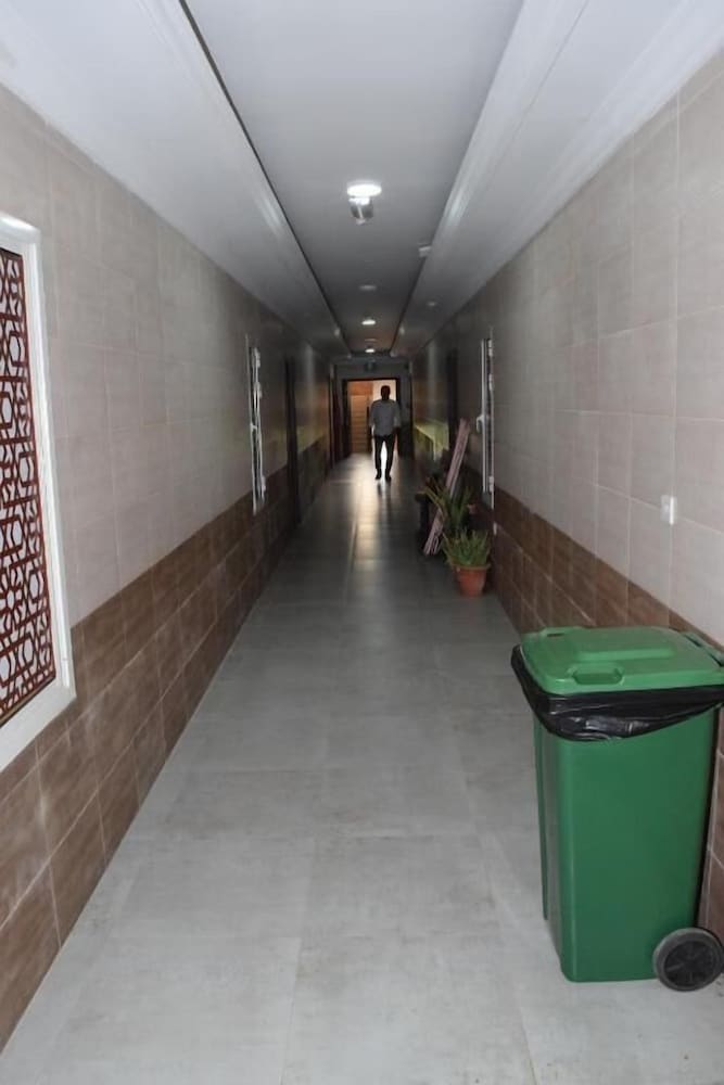 Paris - Salalah - RED-35 Royal Inn - Salalah