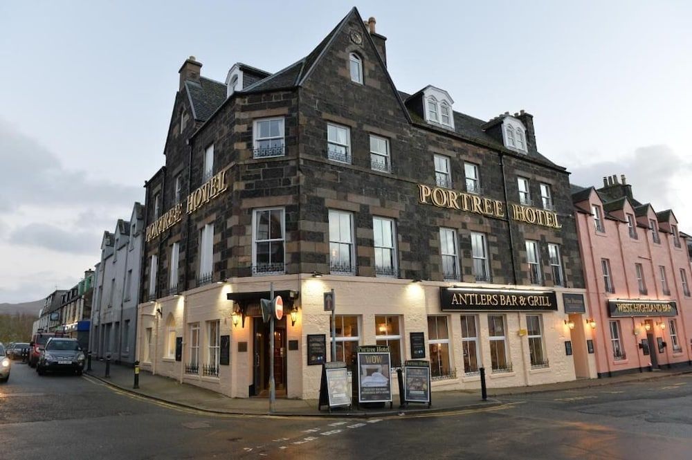 Clermont Ferrand - Portree - The Portree Hotel - Portree