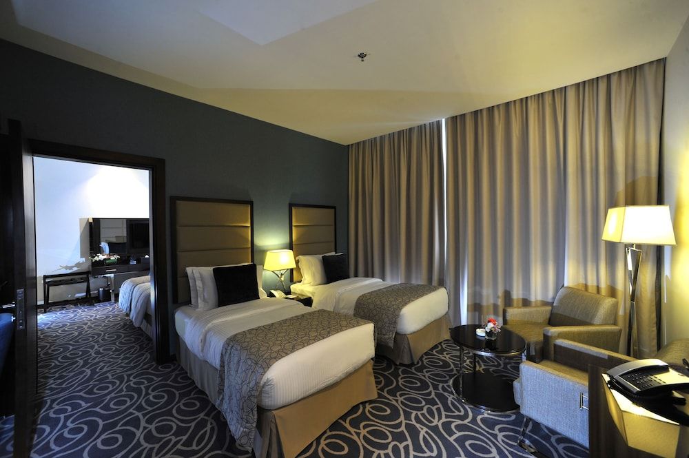 Lyon - Abu Dhabi - Ramada Abu Dhabi Corniche - Abu Dhabi