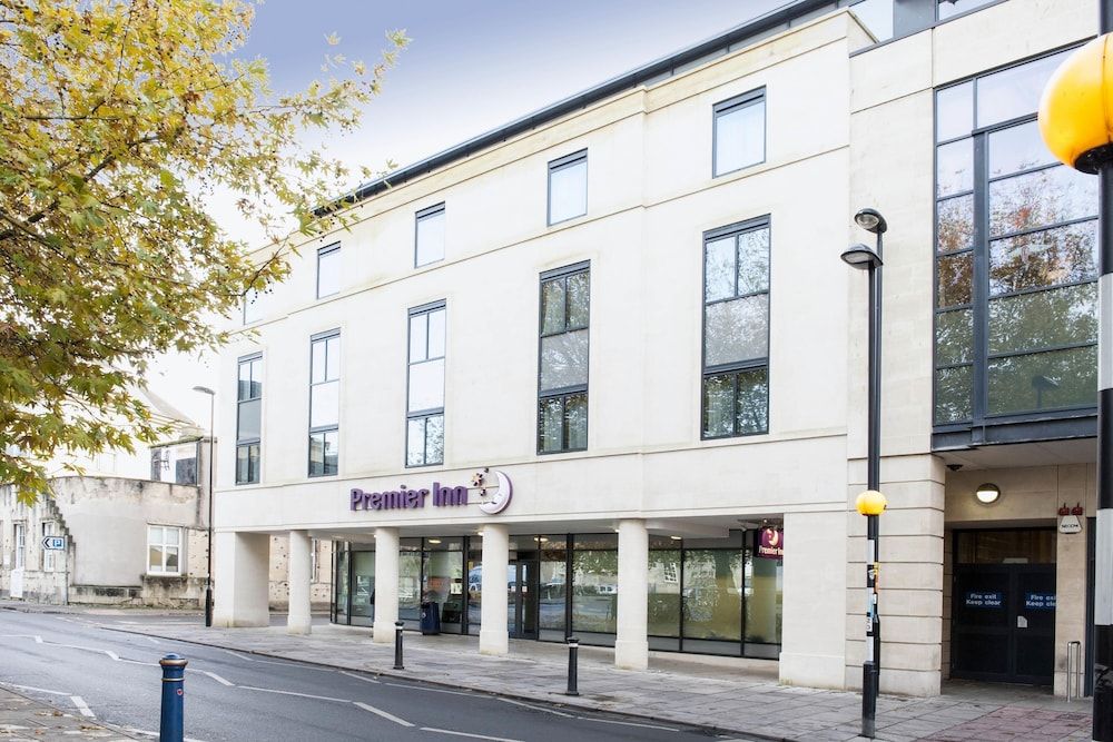 Paris - Bath - Premier Inn Bath City Centre - Bath