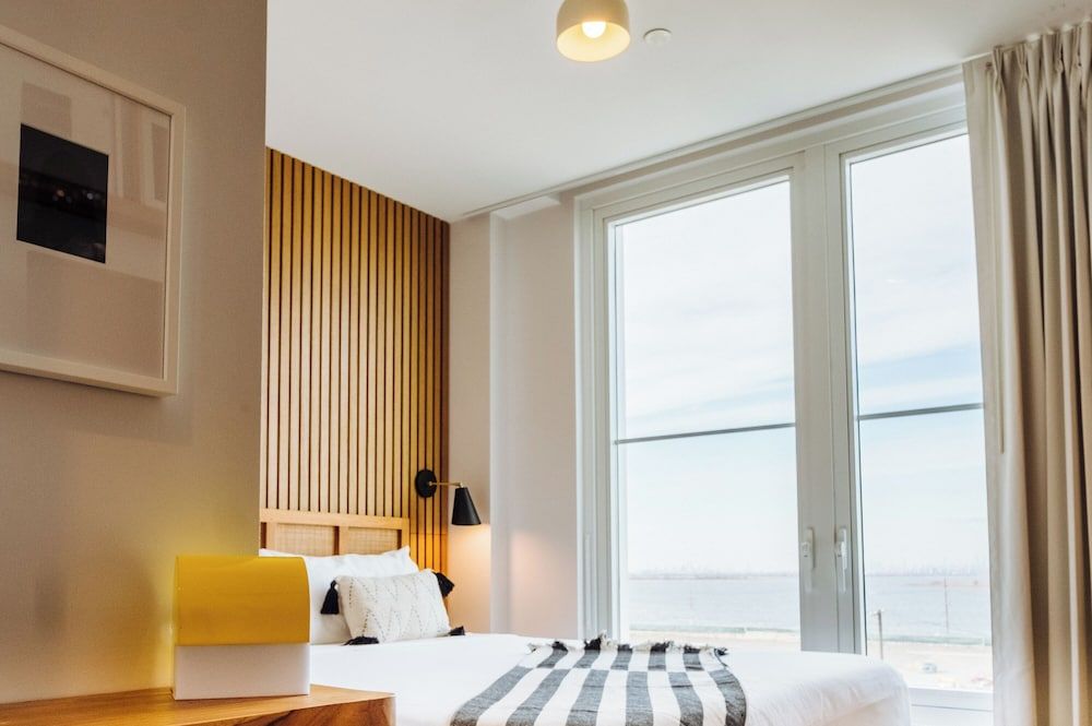 Marseille - New York-JFK - The Rockaway Hotel - New York-JFK