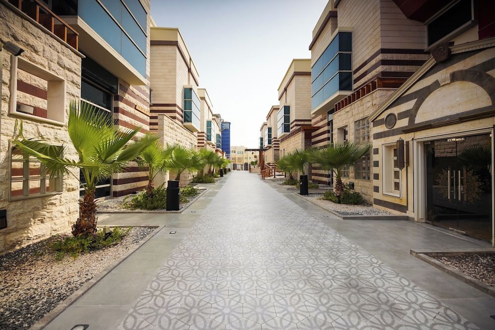 Marseille - Abu Dhabi - Villaggio Hotel Abu Dhabi - Abu Dhabi