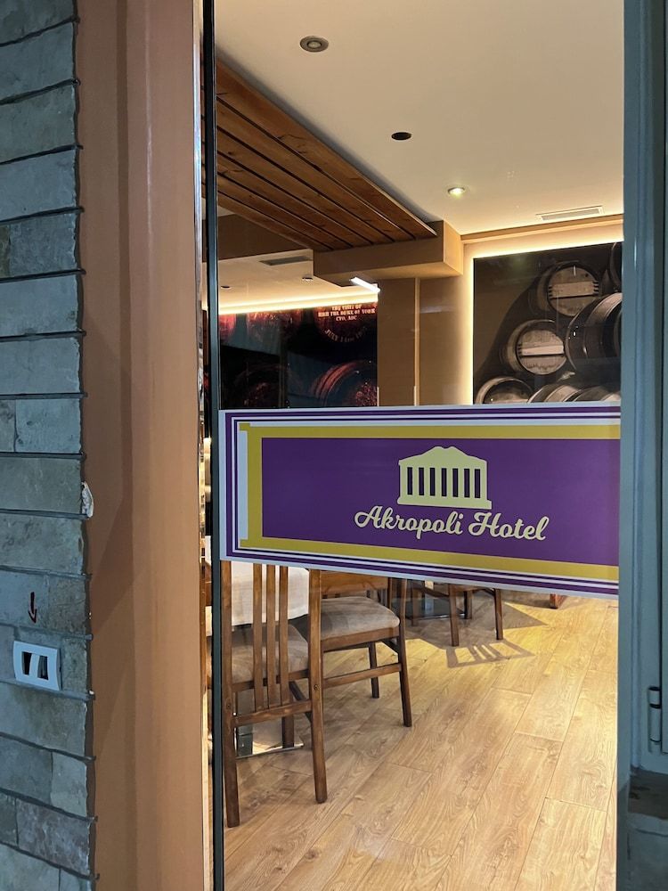 Paris - Tiranë - Hotel Akropoli - Tiranë