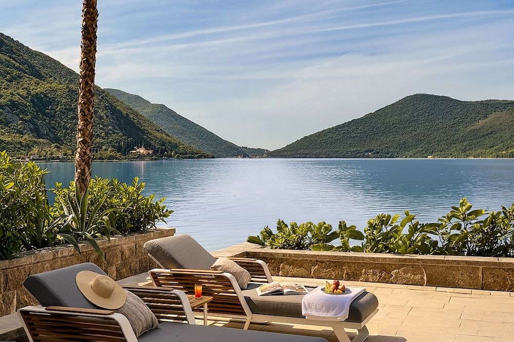 Paris - Perast - Mövenpick Hotel & Residences Teuta Kotor Bay - Perast