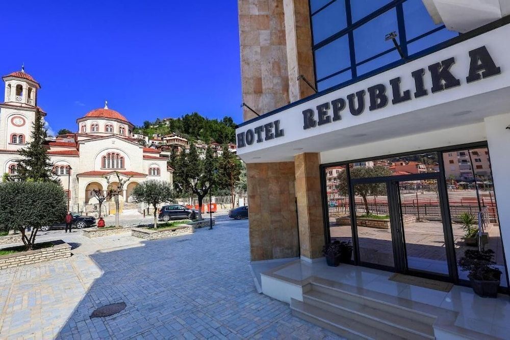 Paris - Berat - Hotel Republika Berat - Berat