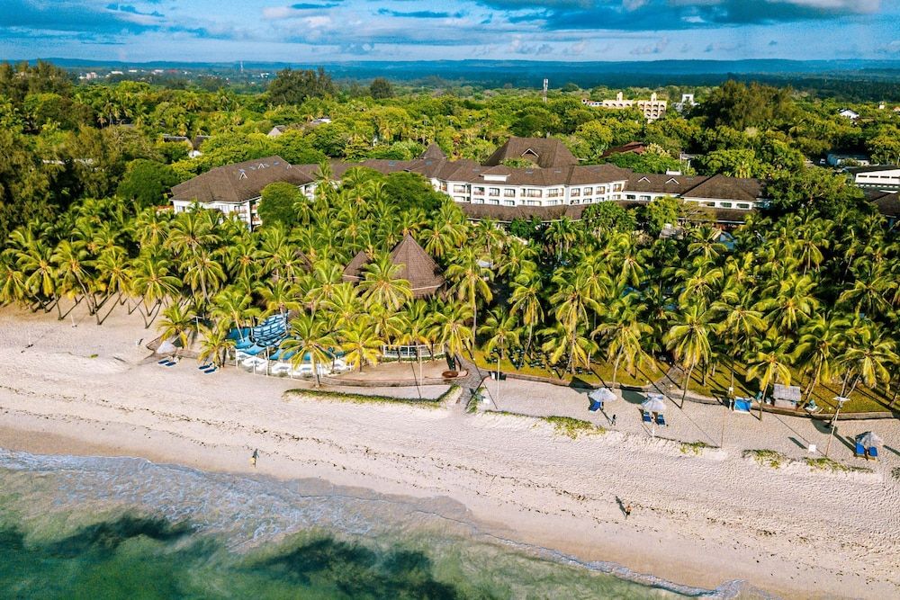 Paris - Kenya - côte de Mombasa, Afrique - Diani Reef Beach Resort & Spa - Your Beachfront Bliss Awaits - Kenya - côte de Mombasa, Afrique