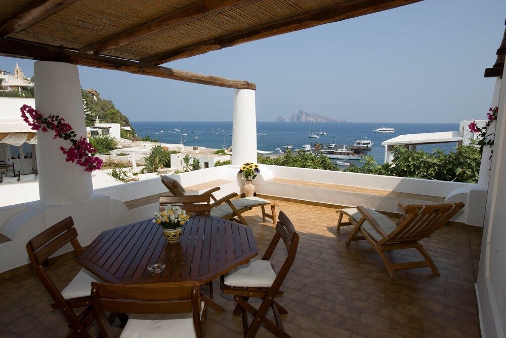 Lyon - Panarea - Hotel Tesoriero - Panarea