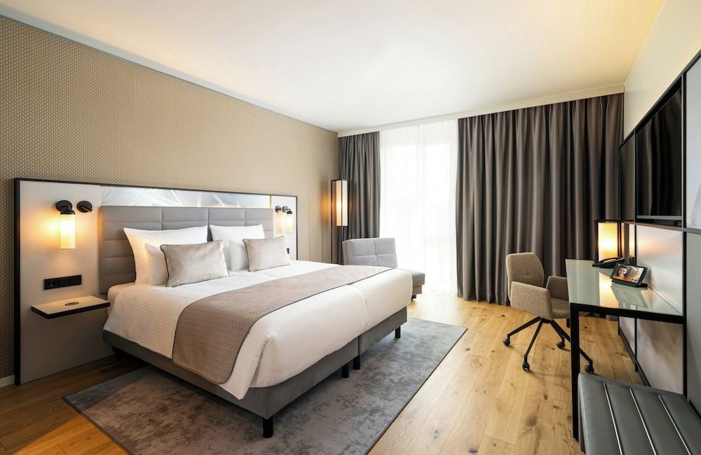 Paris - Cologne - Leonardo Royal Hotel Cologne Bonn Airport - Cologne