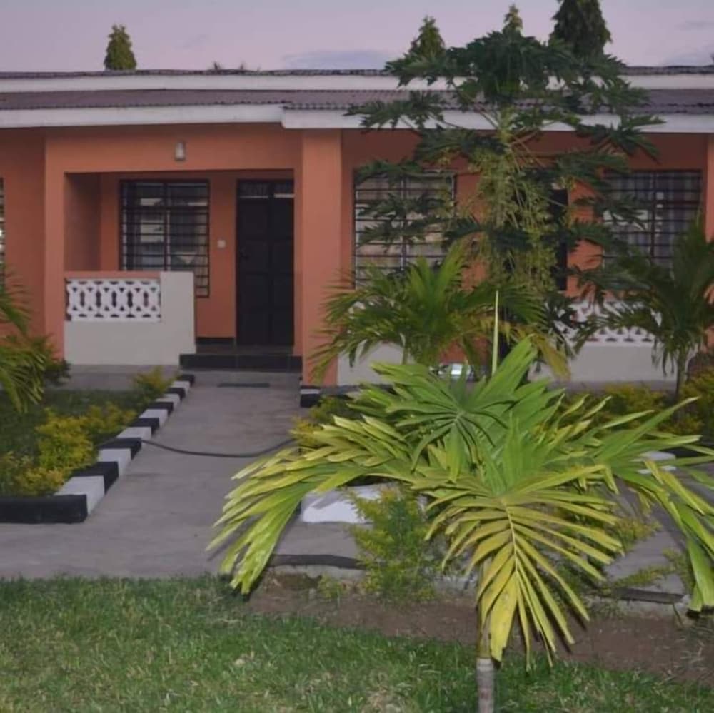Paris - Shanzu - Ristash Green Resort Mtwapa - Shanzu