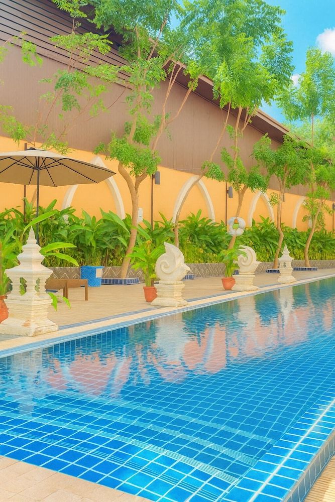 Paris - Pattaya - MEIDUO Selected Resort Pool Hotel - Pattaya