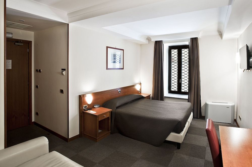 Lyon - Rome - Romoli Hotel - Rome