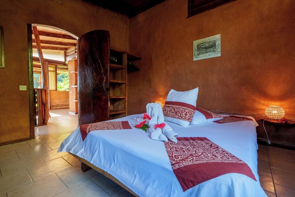 Paris - Teahupoo - Vanira Lodge - Teahupoo