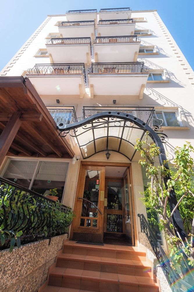 Montpellier - Limassol - Chrielka Hotel - Limassol