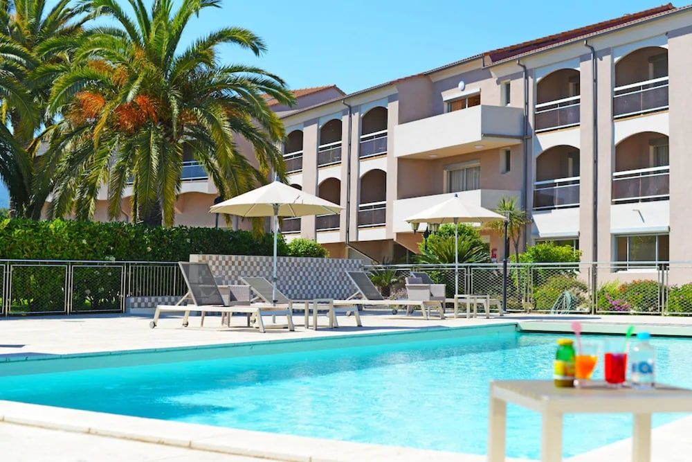 Clermont Ferrand - Borgo - Hotel Poretta - Borgo