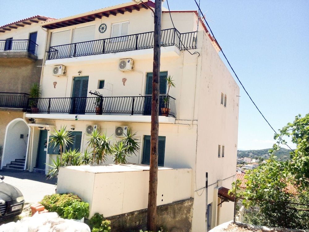 Paris - Skiathos Town - PANSION KONSTANTINOS - Skiathos Town