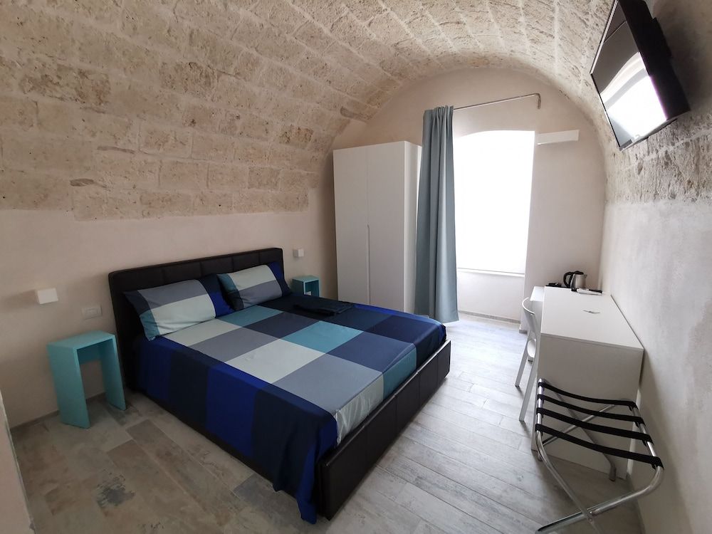 Lyon - Giovinazzo - San Pietro al Borgo - Giovinazzo
