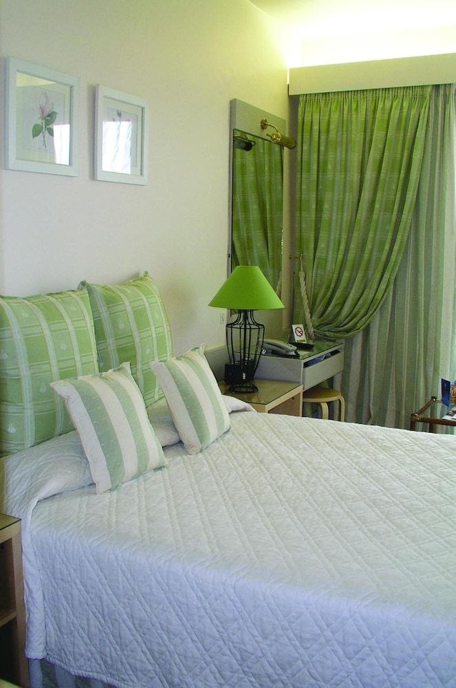 Lyon - Athènes - The Park Hotel Piraeus - Athènes