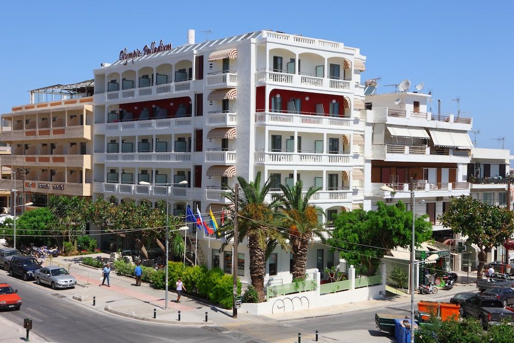Marseille - Crète, Îles Grecques - Olympic Palladium by GHH - Crète, Îles Grecques