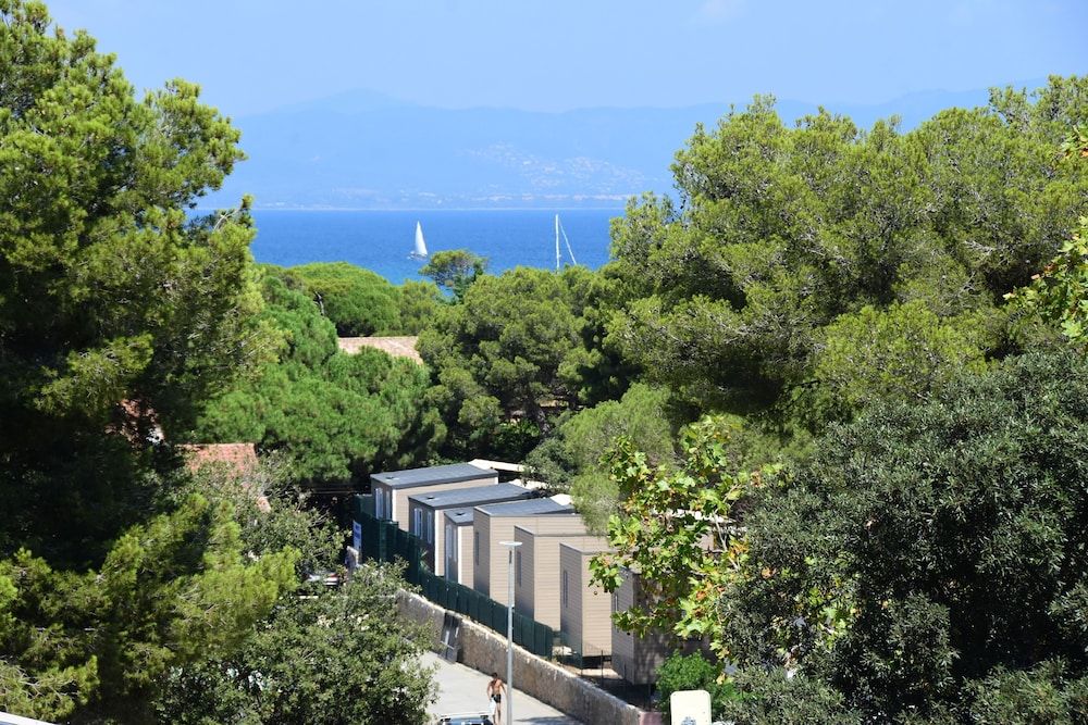 Paris - Giens - Camping le Méditerranée - Giens