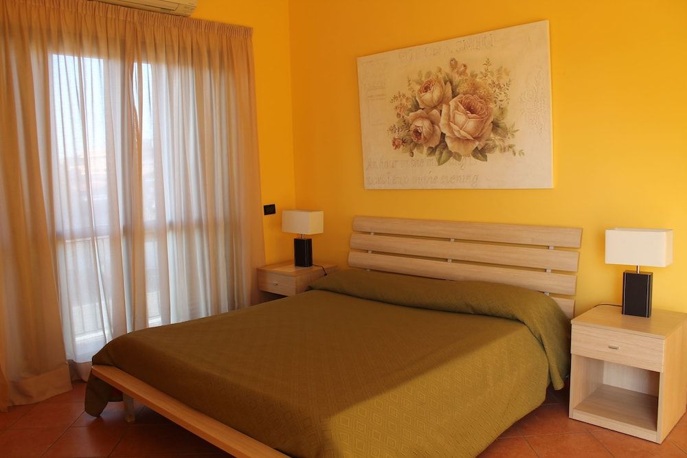 Lyon - Fiumicino - Hotel La Maison Jolie - Fiumicino