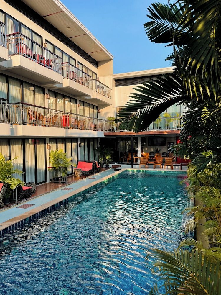Paris - Karon Beach - Phuket - Z&Z House - Karon Beach - Phuket