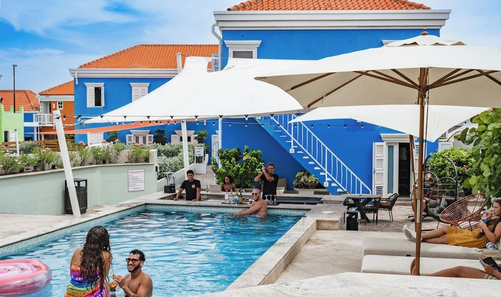 Paris - Willemstad - The Freedom Hotel - Willemstad