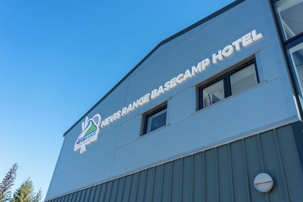 Clermont Ferrand - Fort William - The Base Camp Hotel, Nevis Range - Fort William
