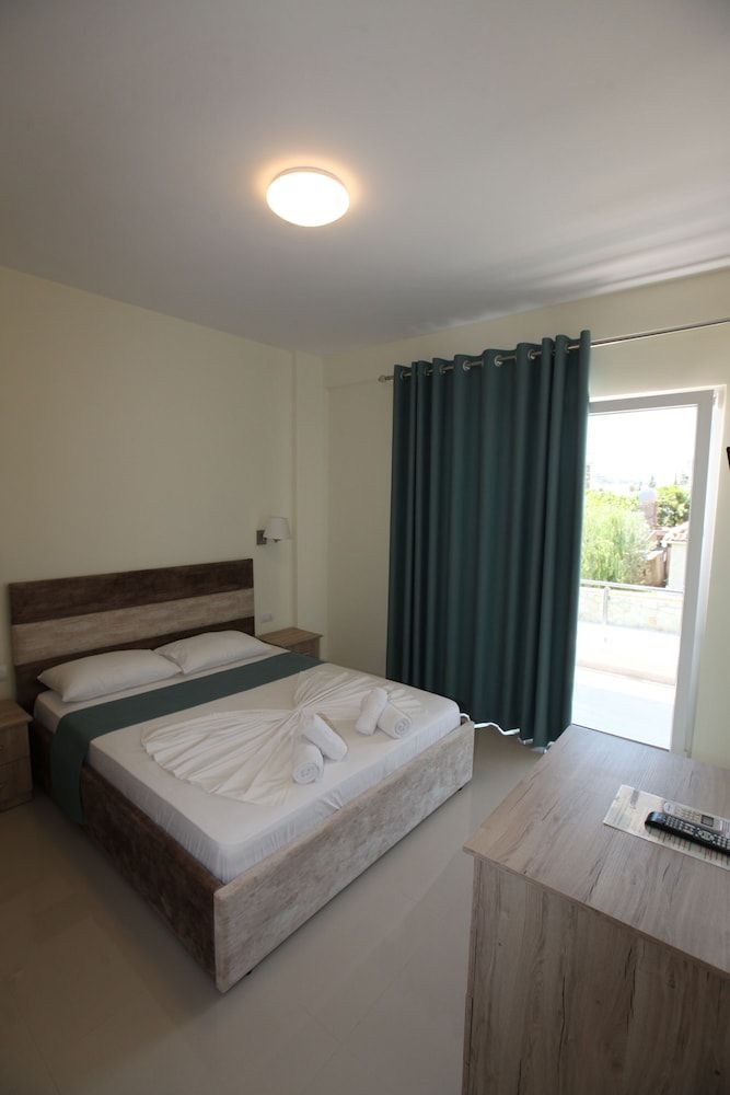 Marseille - Ksamil - Golden Hotel - Ksamil