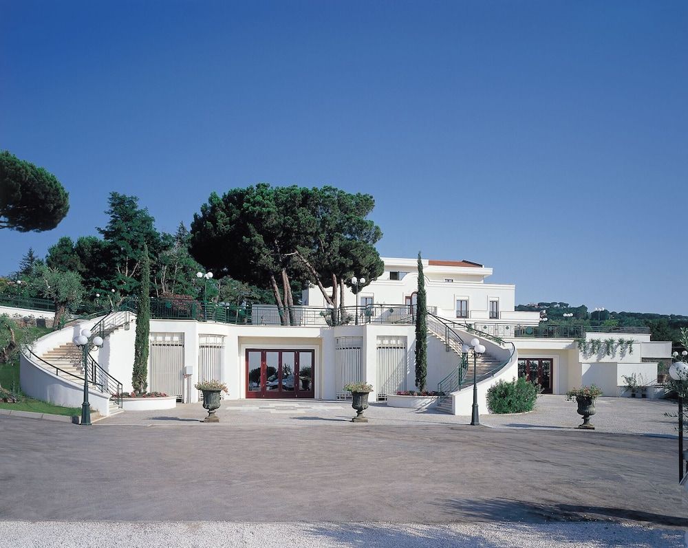 Toulouse - Ciampino - LH Hotel Domus Caesari - Ciampino