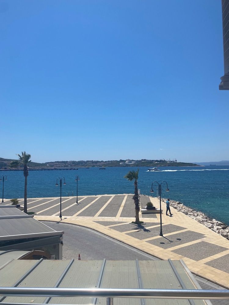 Lyon - Çeşme - Pasifik Hotel - Çeşme