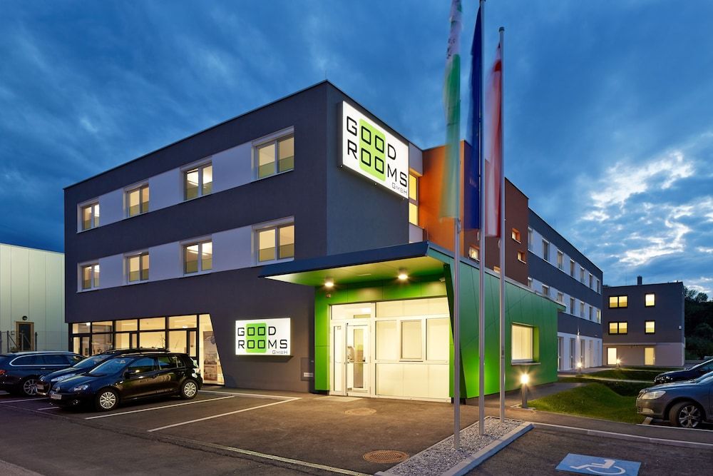 Paris - Baden - Good Rooms GmbH Guntramsdorf - Baden