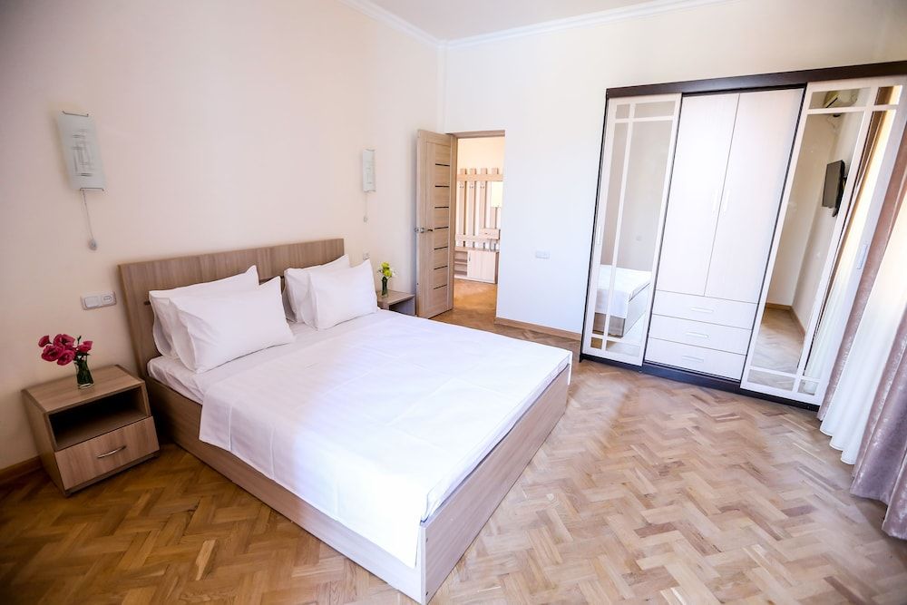Marseille - Yerevan - Alba Hotel Yerevan - Yerevan
