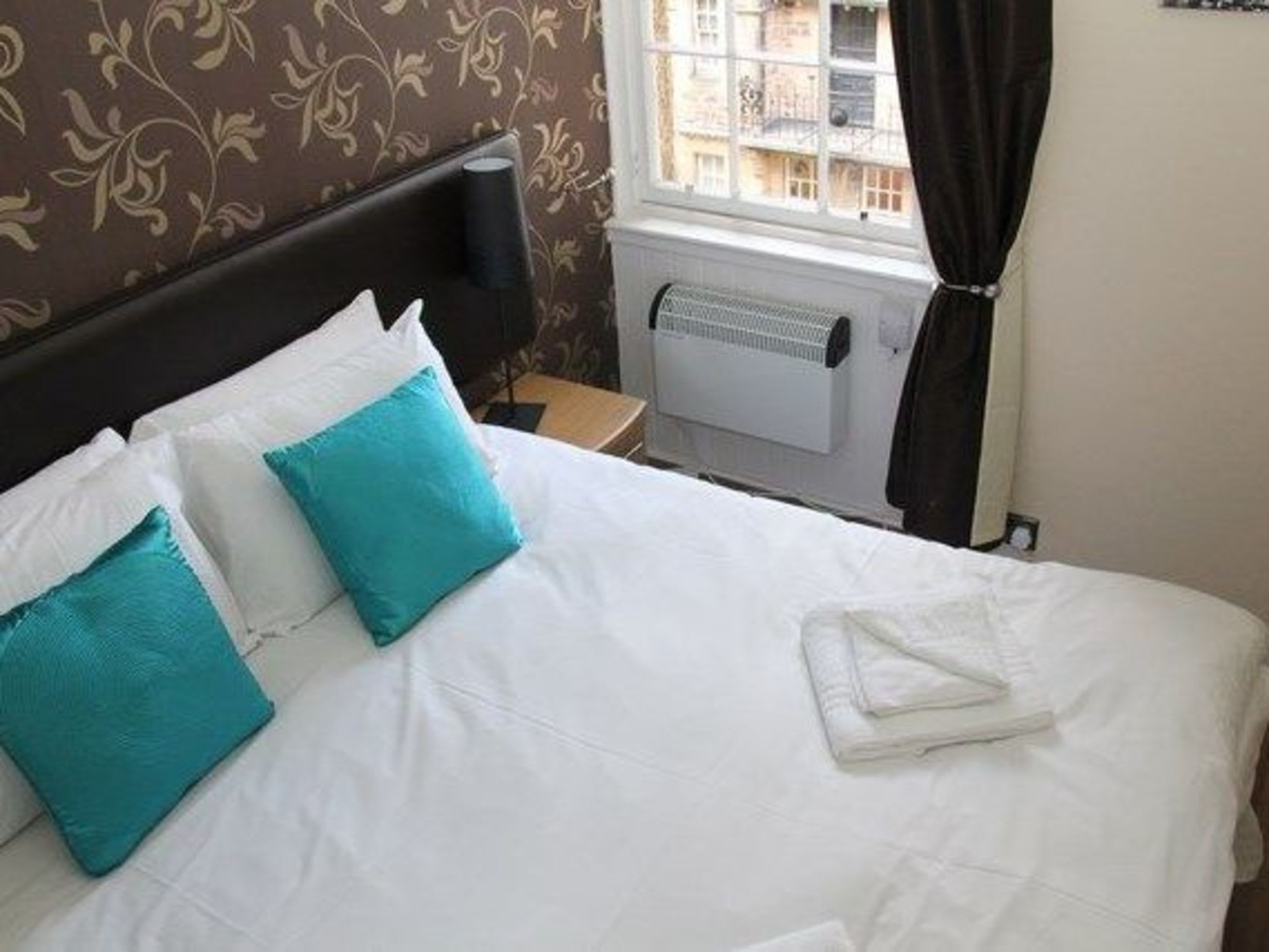 JOIVY Royal Mile Studio in Prime Location 5