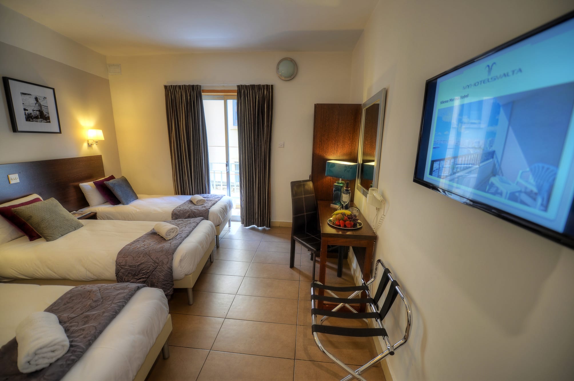 Carlton Hotel 5