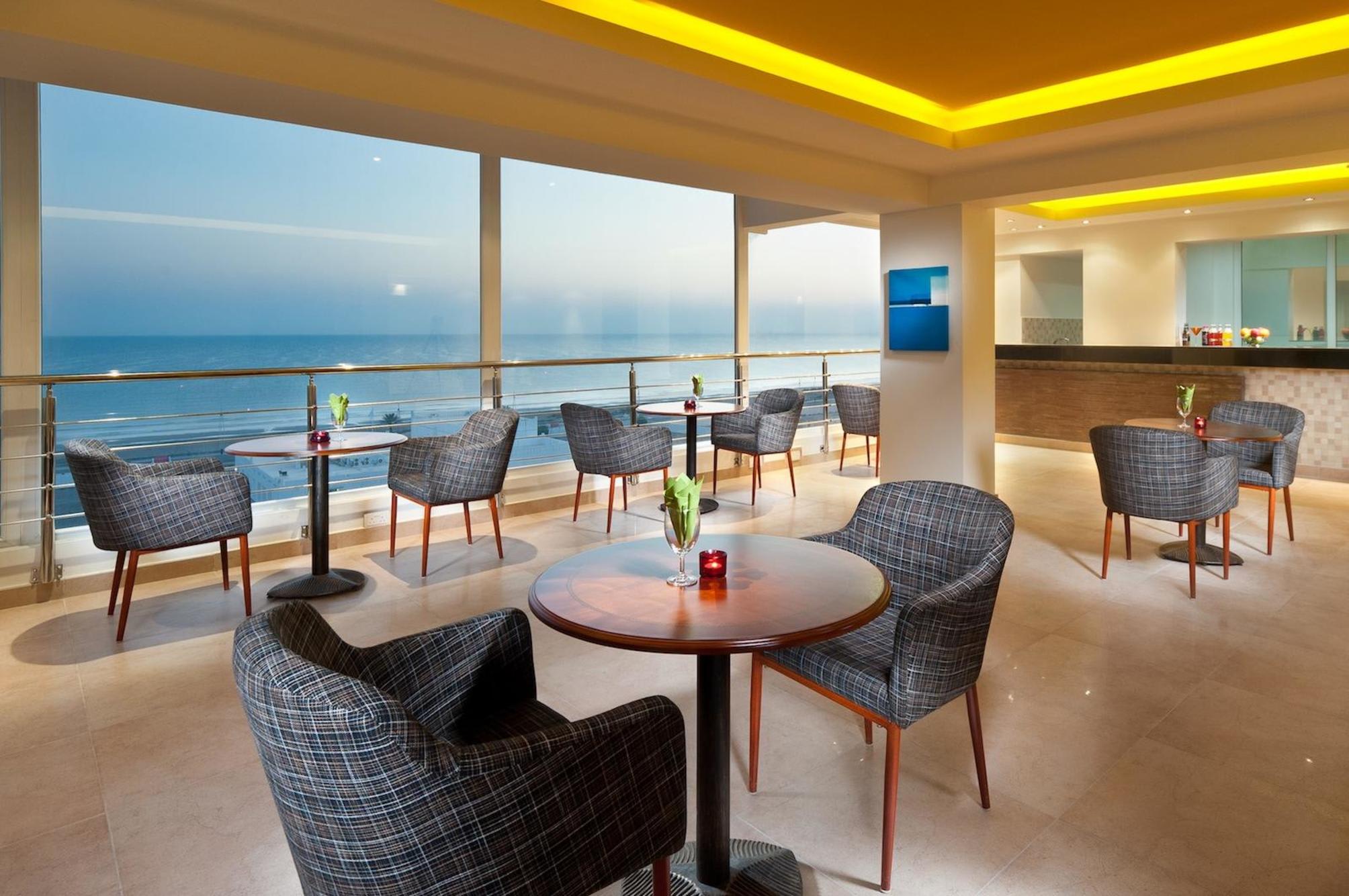 Al Hail Waves Hotel Managed By Centara 3