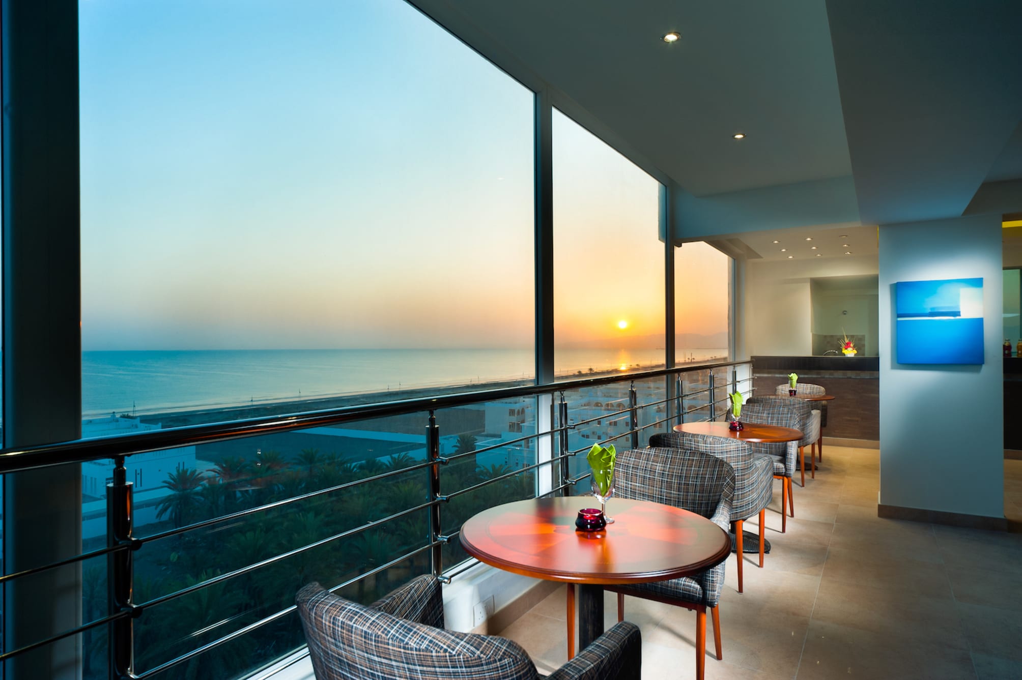 Al Hail Waves Hotel Managed By Centara 4