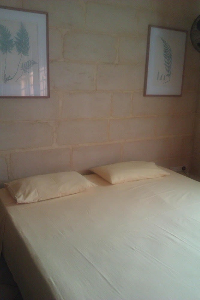 Ta' Bertu Host Family Bed & Breakfast 4