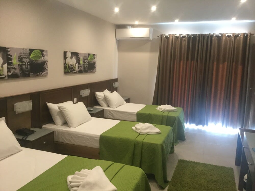 Cerviola Hotel 3