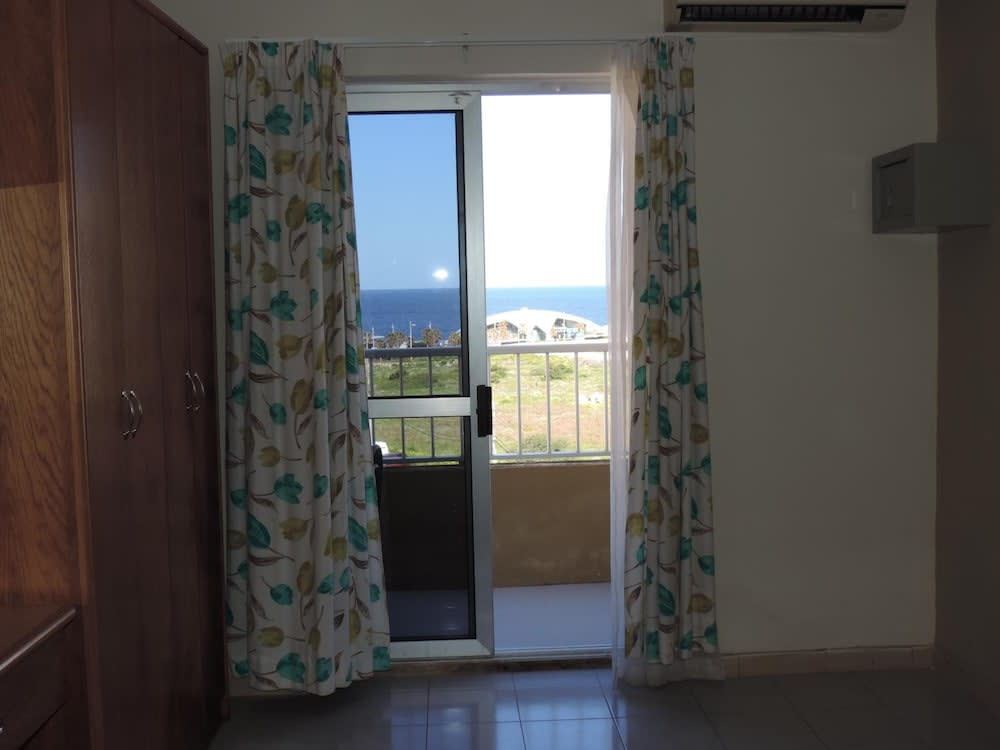 Qawra Point Holiday Complex 4