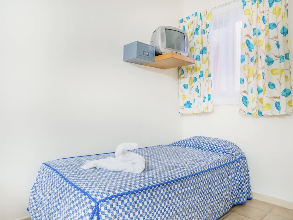 Qawra Point Holiday Complex 3