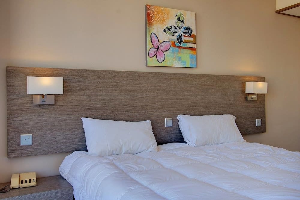 Primera Hotel 4