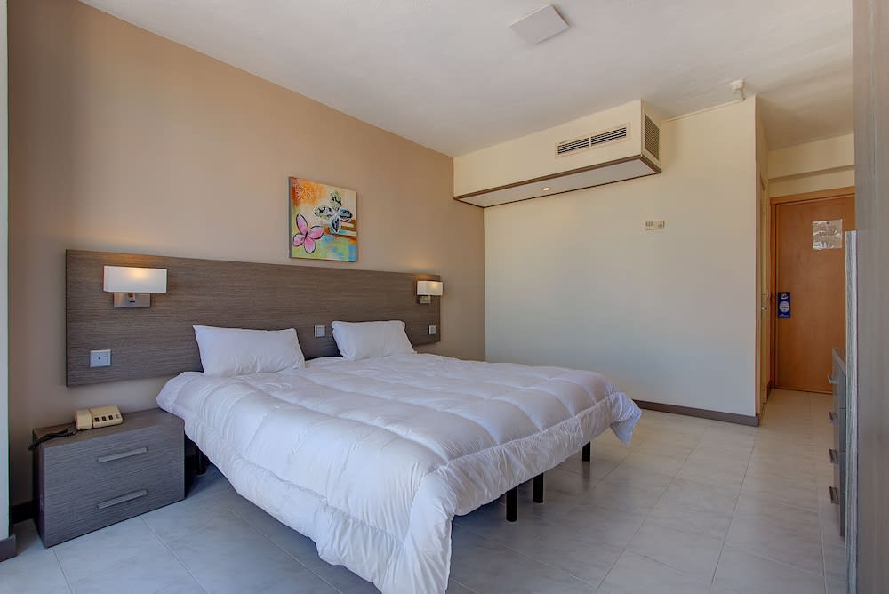 Primera Hotel 5