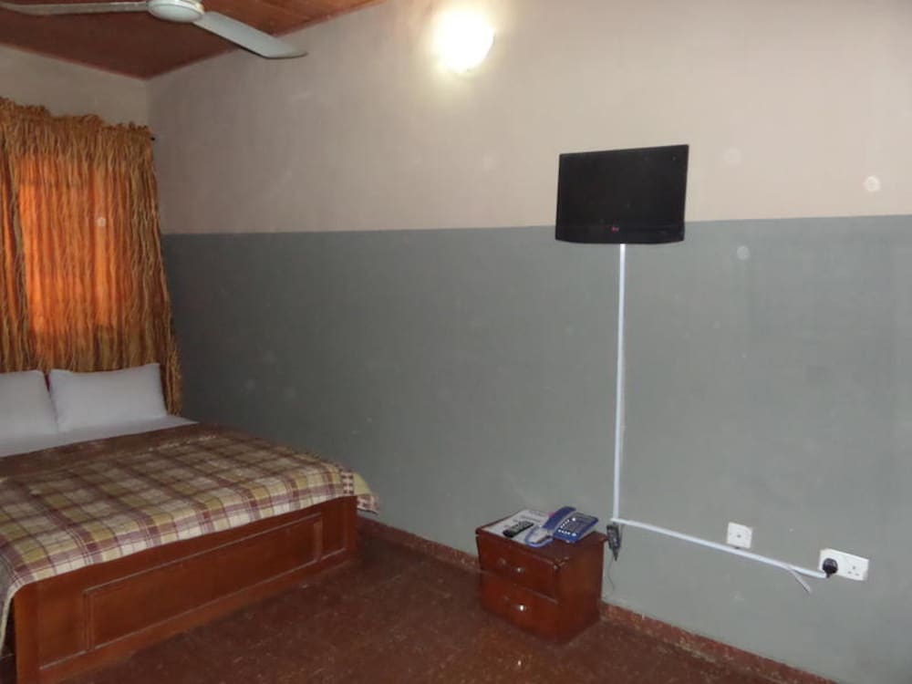 Tajmahal Hotels 4
