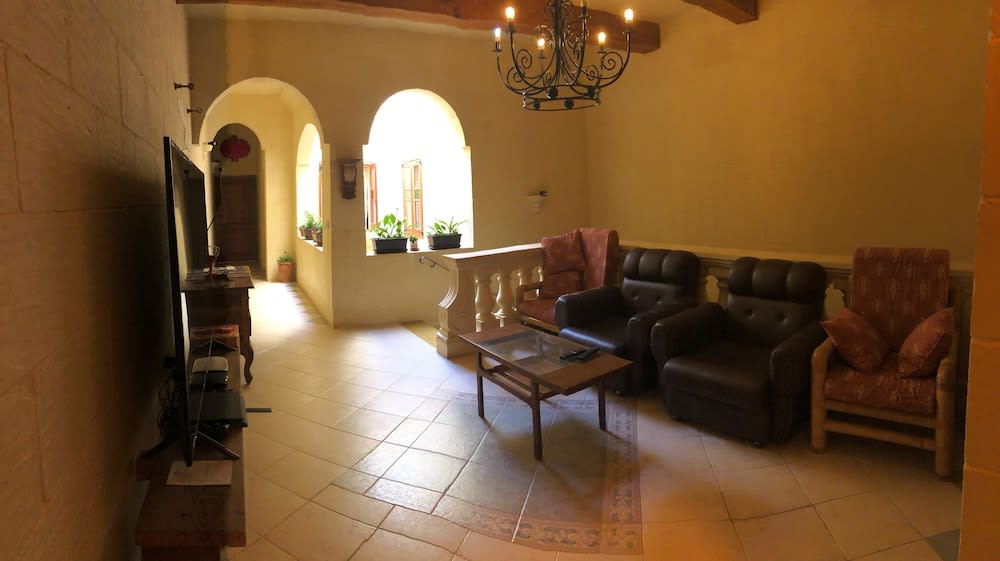 Narcisa Farmhouse B&B 4